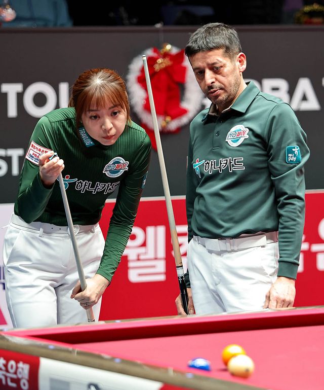 초클루-사카이는 에스와이전 승리 후 블루원리조트(강민구-스롱), NH농협카드(오성욱-김보미)을 연달아 꺾었다.&nbsp; PBA 제공