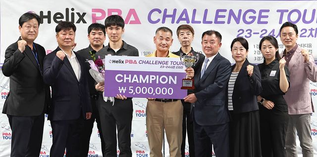 챌린지투어 2차전 우승 조륭제(가운데 오른쪽)와 준우승 장현준(가운데 왼쪽) 및 대회 관계자들.