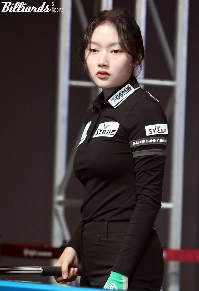 한지은은 이번 시즌 PBA 데뷔 후 개인투어를 7차전까지 치르는 동안 애버리지 0.990으로 김가영(하나카드)에 이은 2위를 달리고 있고, 개인투어와 팀리그를 합해 김가영을 세 번, 스롱을 한 번 꺾었다.