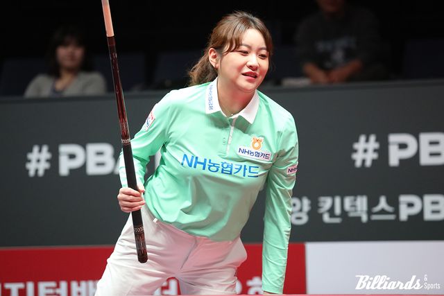 6세트 승리로 NH농협카드의 10연승을 견인한 김민아. 사진=고양/김민영 기자