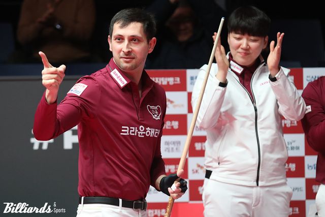 백민주와 함께 4세트 혼합복식에서 1이닝에 하이런 8점을 올린 다비드 마르티네스는 연달아 5세트에 출전해 최성원을 11:8로 꺾고 크라운해태의 승리를 이끌었다. 사진=고양/이용휘 기자