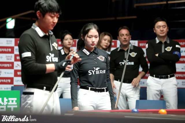 한지은은 이번 시즌 프로당구에 데뷔해 시작부터 놀라운 기량으로 '톱3'에 올라갔다. 당구에서 기량의 척도는 애버리지다. 한지은은 7차전까지 벌어진 개인투어에서 김가영(하나카드)에 이어 애버리지 2위를 달리고 있다.