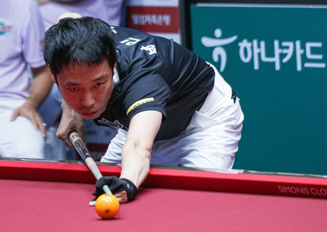 3라운드에서 처음 5세트를 승리하고 팀에 첫승을 안긴 에스와이 박인수.&nbsp;