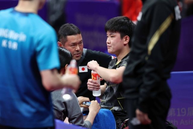 장우진과의 8강전 대결 도중 부상을 당한 하리모토 토모카즈. 사진=대한탁구협회 제공