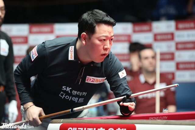 1세트 남자복식과 5세트 단식에서 2승을 거둔 강동궁.