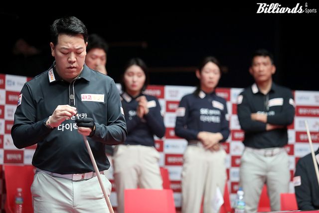 SK렌터카는 8일 차에 크라운해태를 꺾고 승점3을 획득해 5라운드 우승과 PS행 잔여 티켓 획득 가능성을 살렸다.