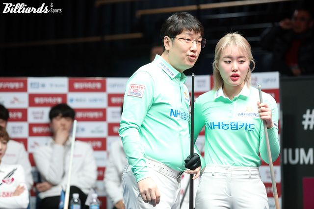 4세트에서 역전승을 거둔 NH농협카드 오성욱-김보미.