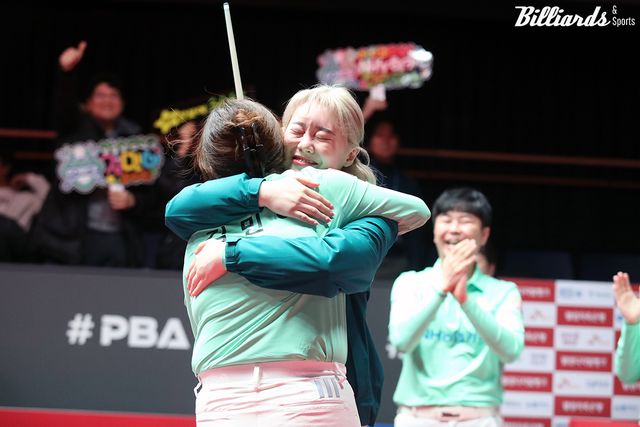 '팀리그 최강' NH농협카드가 5라운드 마지막 경기에서 크라운해태의 도전을 물리치고 정규리그 1위를 수성했다.&nbsp; &nbsp;사진=고양/이용휘 기자