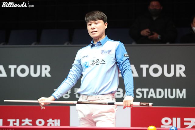 하이런 14점을 치고 마지막 1점을 놓쳐 퍼펙트큐 달성에 실패한 최성원이 아쉬워하고 있다.