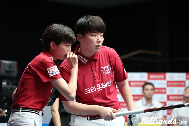 상위권 경쟁을 하던 크라운해태가 8위로 PBA 팀리그 3라운드를 마쳤다. 하이원리조트와 마지막 대결을 벌이고 있는 임정숙-백민주(크라운해태). 사진=고양/이용휘 기자