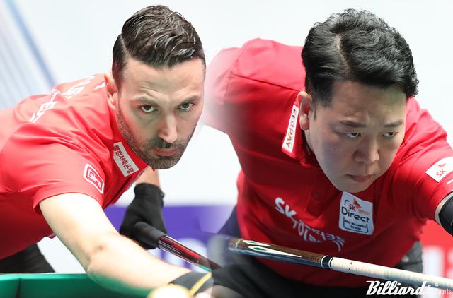 SK렌터카가 2라운드 8일 차 경기에서 웰컴저축은행과 대결, 우승을 확정할 수 있을지 주목된다. 사진은 이날 3세트 남자단식에서 맞붙는 웰컴저축은행의 필리포스 카시도코스타스(왼쪽)와 SK렌터카 주장 강동궁(오른쪽).&nbsp; 사진=고양/이용휘 기자&nbsp;