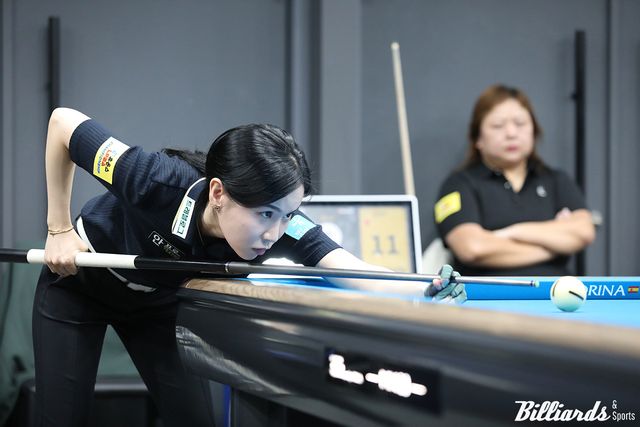 이유주와 16강 진출을 다투는 김진아(하나카드).&nbsp;