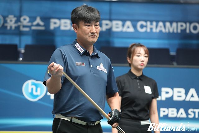 이충복(하이원리조트)은 김병섭과 팽팽한 접전을 벌였으나 끝내 승부치기에서 패하고 말았다.