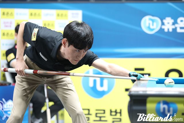 첫 1부 투어 출전한 김홍민은 첫 128강에서 최성원을 꺾고 64강에 진출했다.&nbsp;