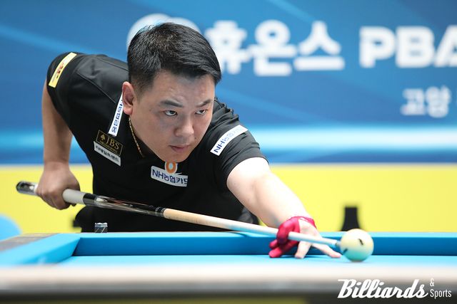 조재호(NH농협카드)는 세트스코어 3-0으로 이선웅을 꺾고 64강 진출에 성공했다.