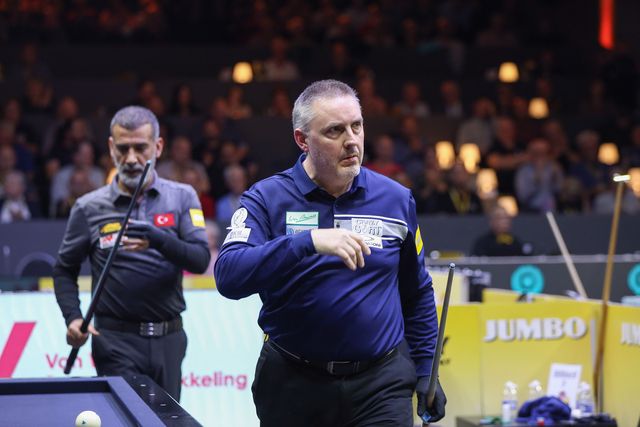 프레데리크 쿠드롱(벨기에)이 3쿠션 당구월드컵에서 2회 연속 준결승 진출에 성공했다. 반면, 딕 야스퍼스(네덜란드)는 8강에서 베트남의 응우옌쩐타인뚜에게 패해 탈락하면서 준결승에서 쿠드롱과 재대결은 성사되지 않았다.&nbsp; 사진=SOOP 제공