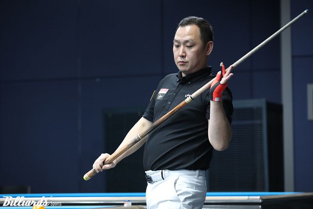 신기웅은 임성균(하이원리조트)을 세트스코어 3-2로 제압하며 1부 투어에서 처음 16강에 진출했다.