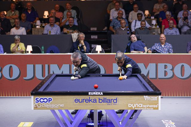 결승전 뱅킹 장면.