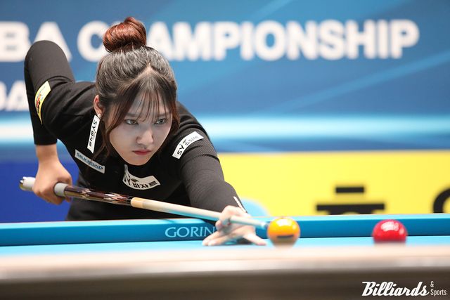 '슈퍼루키' 권발해(에스와이)가 5차 투어 '휴온스 LPBA 챔피언십' 결승전에서 여제 김가영(하나카드)을 상대로 프로당구 최연소 챔피언에 도전한다. 27일 밤 10시에 열리는 결승전에서 권발해와 김가영은 '최연소 우승'과 '통산 10승 및 3연승' 기록을 놓고 두 선수가 최종 승부를 벌인다.&nbsp; 사진=고양/이용휘 기자