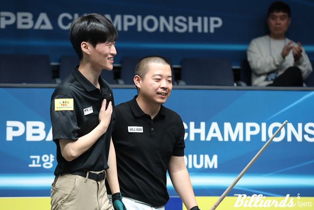 경기가 끝나자 그제야 홀가분한 듯 가슴을 쓸어내리고 있는 김홍민.