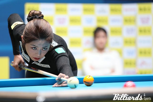 결승전에서 권발해와 대결 중인 김가영.