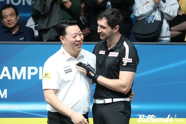 경기가 끝난 후 만난 강동궁과 마르티네스.