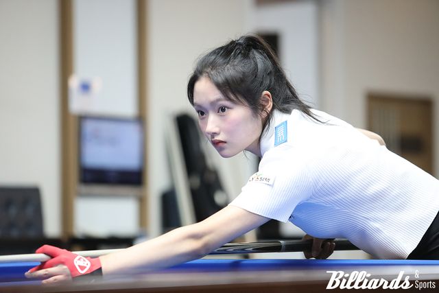 1세트 단식에서 승리하며 기선 제압을 제대로 한 '얼음공주' 한지은(에스와이)