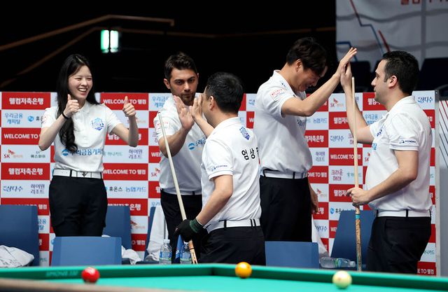 2승을 올리고 3라운드 현재 순위 1위에 오른 우리금융캐피탈.