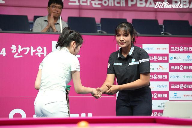 4차 투어 '크라운해태 LPBA 챔피언십'에서는 32강에서 천적 한지은(에스와이)에게 0-3으로 져 탈락했다.