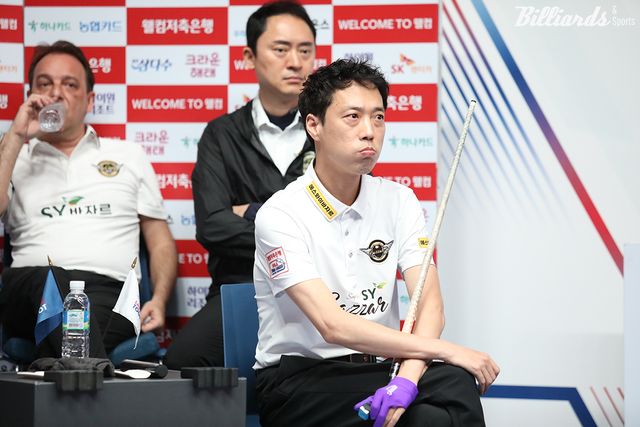 박인수는 3라운드 후반 4세트 혼합복식에서 권발해와 함께 출전해 3승을 거두었다.