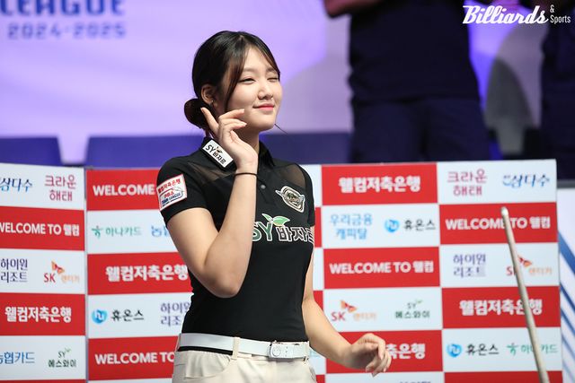 이번 시즌 팀리그에 데뷔한 권발해는 4세트 혼합복식에 출전해 점점 적응하는 모습을 보이고 있다.