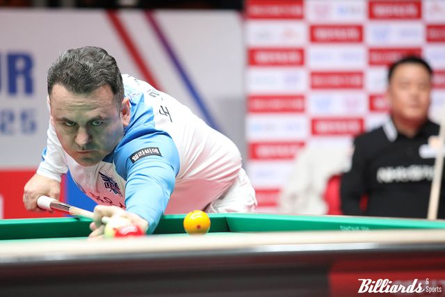 3세트에서 NH농협카드 주장 조재호를 꺾은 '복귀생' 로빈슨 모랄레스(스페인).