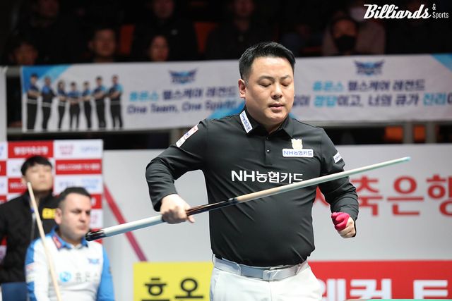 NH농협카드는 이날 단식전에서 주장 조재호가 패하면서 세트스코어 0-3으로 끌려갔다.