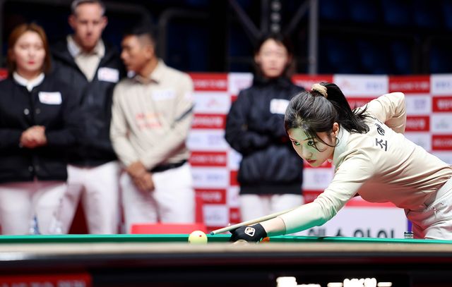 4라운드를 퍼펙트큐와 함께 열었던 SK렌터카가 복식전에서 부진을 이어가며 2일차 경기까지 패배를 당했다.&nbsp; 사진=PBA 제공