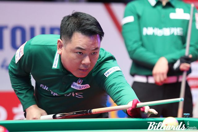 1세트, 5세트에서 승리한 조재호(NH농협카드)