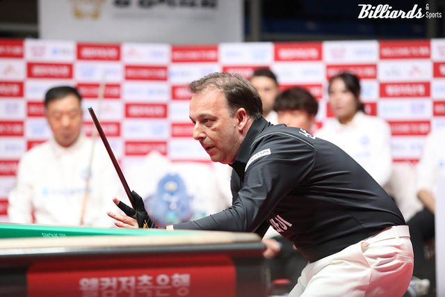 에스와이는 3세트에 산체스가 2점을 남겨두고 역전패를 당하면서 세트스코어 1-2로 수세에 몰렸다.