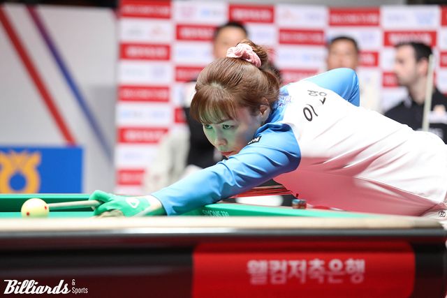 이신영은 4라운드에서 휴온스의 성적이 좋은 데 대해서 