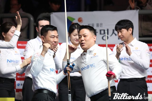 1세트 승리한 마민껌과 조재호(NH농협카드)