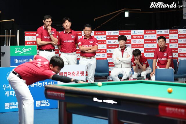 크라운해태는 우리금융캐피탈전에서 1세트에 마르티네스-응우옌득아인찌엔, 3세트 마르티네스. 4세트에 오태준을 백민주와 함꼐 복식에 내보내 승부수를 띄웠다.