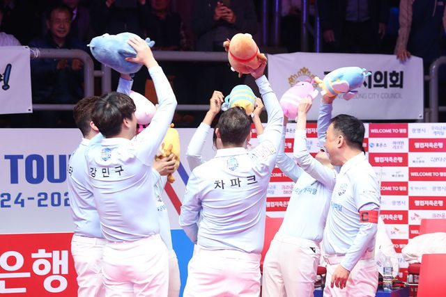 휴온스를 꺾고 2위에 오른 우리금융캐피탈.