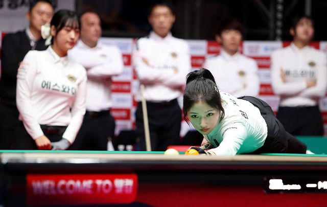 에스와이는 27일 오후 3시에 열리는 4라운드 마지막 경기에서 우승을 노리는 하나카드를 상대로 창단 후 첫 꼴찌에서 벗어나기 위해 치열한 승부를 벌일 예정이다.&nbsp; 사진=PBA 제공