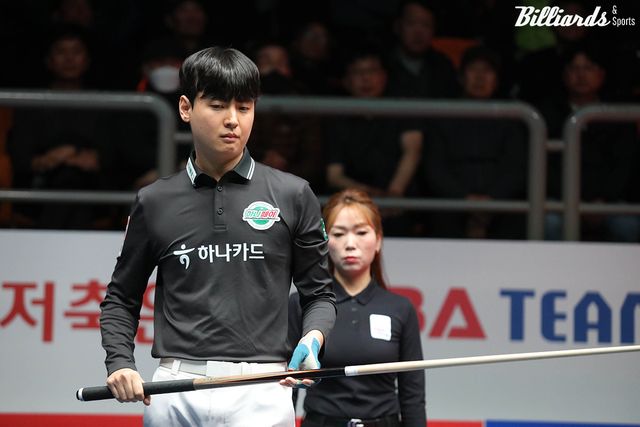 3세트에서 산체스와 대결하는 하나카드 신정주.