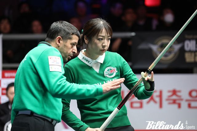 하나카드의 무라트 나지 초클루-사카이 아야코