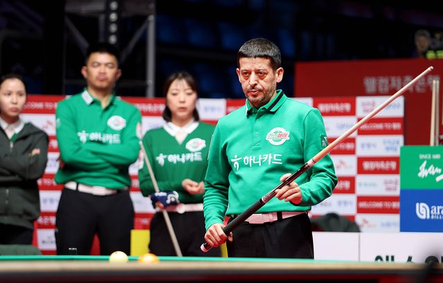 4라운드 MVP로 선정된 무라트 나지 초클루(하나카드).