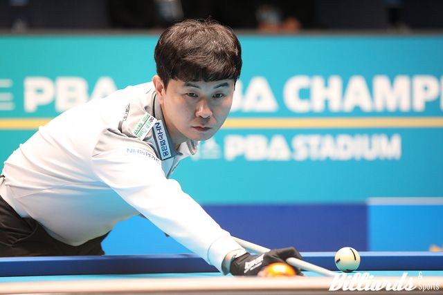 이충복(하이원리조트)과 128강에서 대결한 김현우1(NH농협카드)