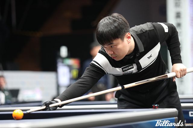 조별리그 첫 경기에서 김준태에게 졌던 김행직(전남-진도군청)은 두 번째 경기를 승리하고 1승 1패가 되면서 16강행 불씨를 살렸다.