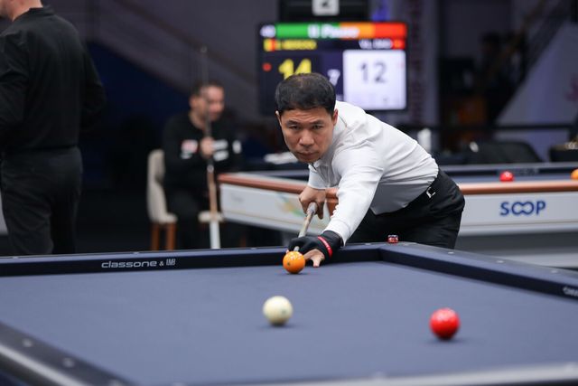 8일 열린 서울 세계3쿠션당구월드컵 32강 조별리그전에서 허정한(경남)이 첫 경기에서 송현일(안산체육회)에게 승리를 거두었다.&nbsp; &nbsp;사진=SOOP 제공