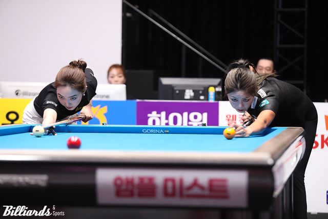 지난 8월에 열린 3차 투어 '에스와이 바자르 하노이 오픈' 준결승에서 대결한 차유람과 김가영.