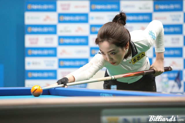 차유람(휴온스)이 8일 열린 6차 투어 'NH농협카드 LPBA 챔피언십' 8강전에서 히다 오리에(SK렌터카)를 3-1로 꺾고 준결승에 진출했다.&nbsp; &nbsp;사진=고양/이용휘 기자