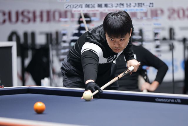 김행직은 김준태에게 패하며 1패를 안았다.